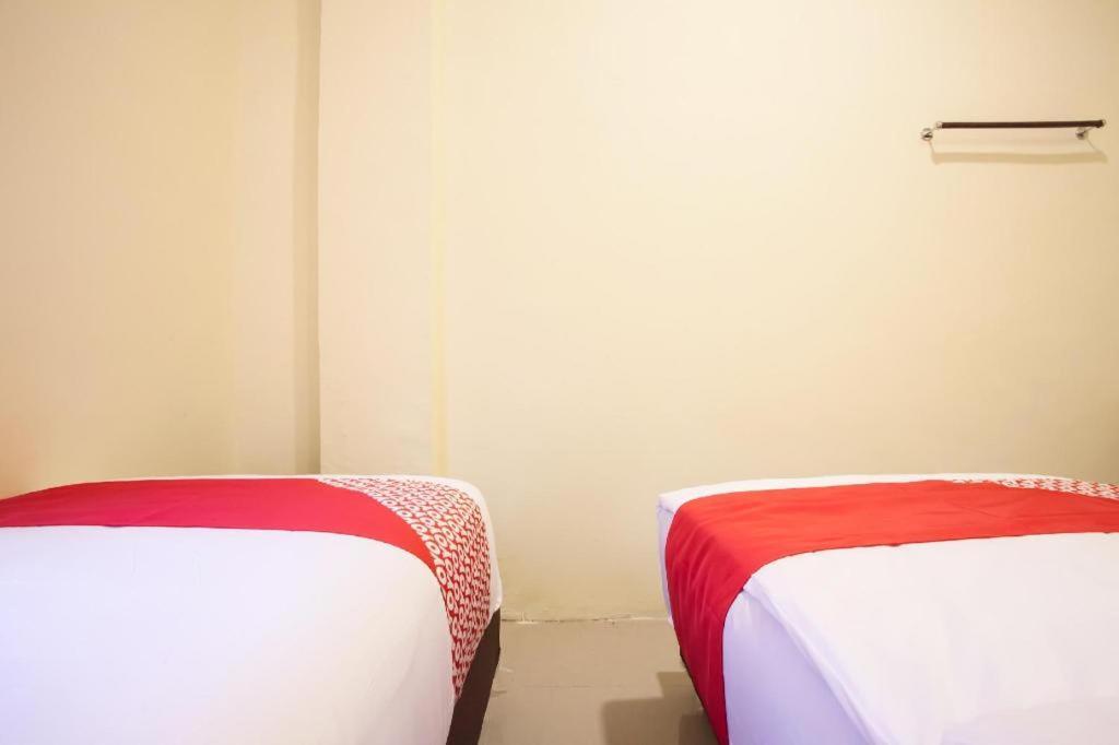 Oyo 2361 Hotel Winston Glugur Extérieur photo