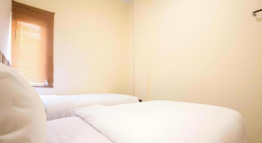 Oyo 2361 Hotel Winston Glugur Extérieur photo