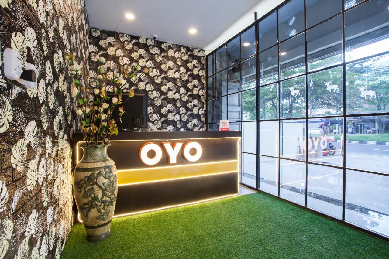 Oyo 2361 Hotel Winston Glugur Extérieur photo