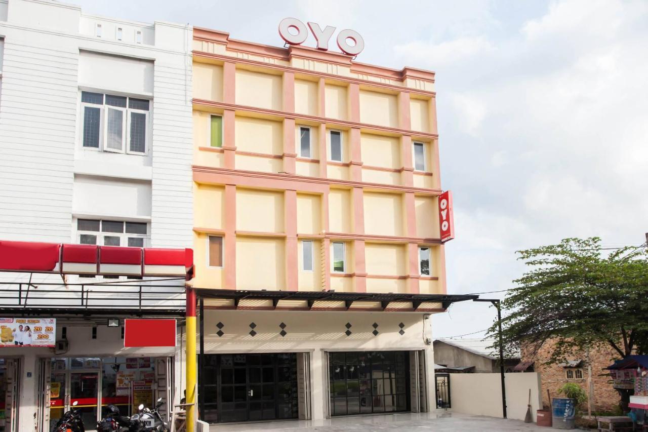 Oyo 2361 Hotel Winston Glugur Extérieur photo