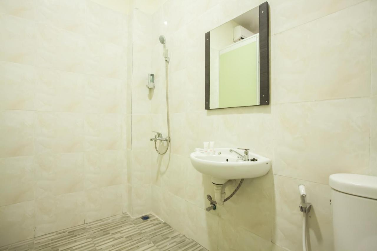Oyo 2361 Hotel Winston Glugur Extérieur photo
