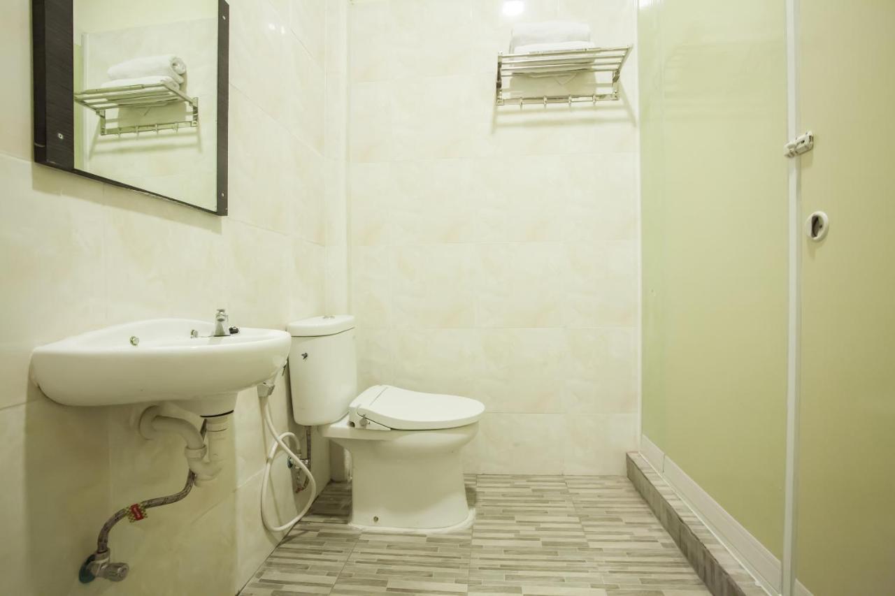 Oyo 2361 Hotel Winston Glugur Extérieur photo