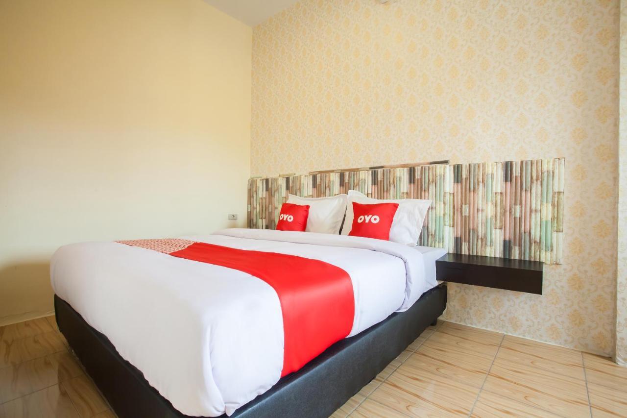Oyo 2361 Hotel Winston Glugur Extérieur photo