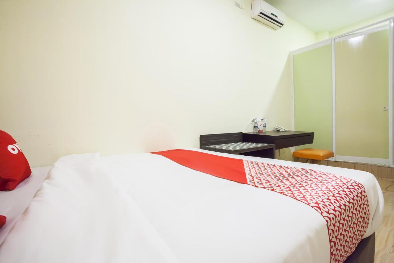Oyo 2361 Hotel Winston Glugur Extérieur photo