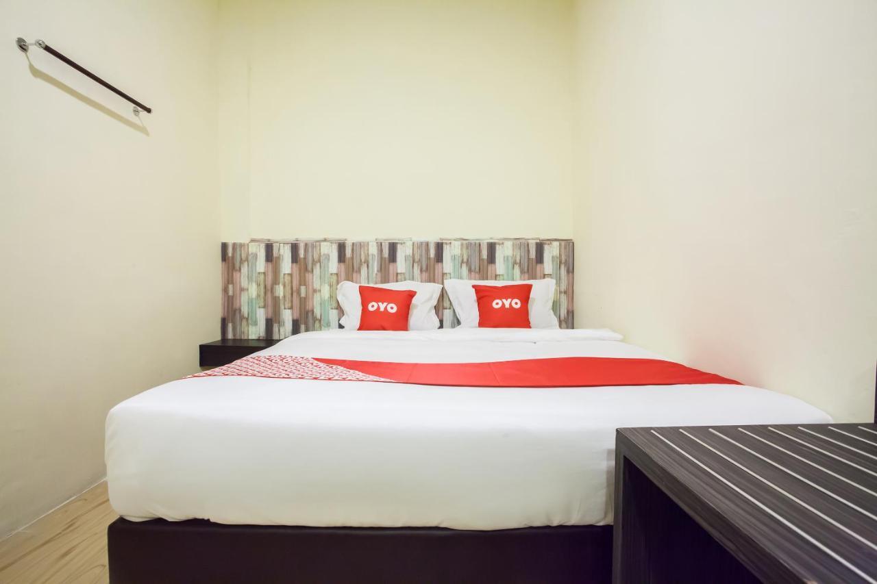 Oyo 2361 Hotel Winston Glugur Extérieur photo